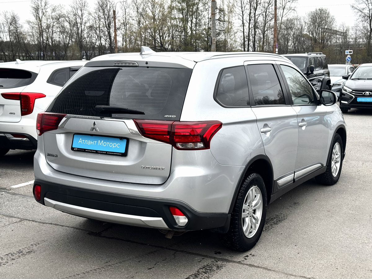 Mitsubishi Outlander III Рестайлинг 2, 2018 г. с пробегом 153172 км – фото 6