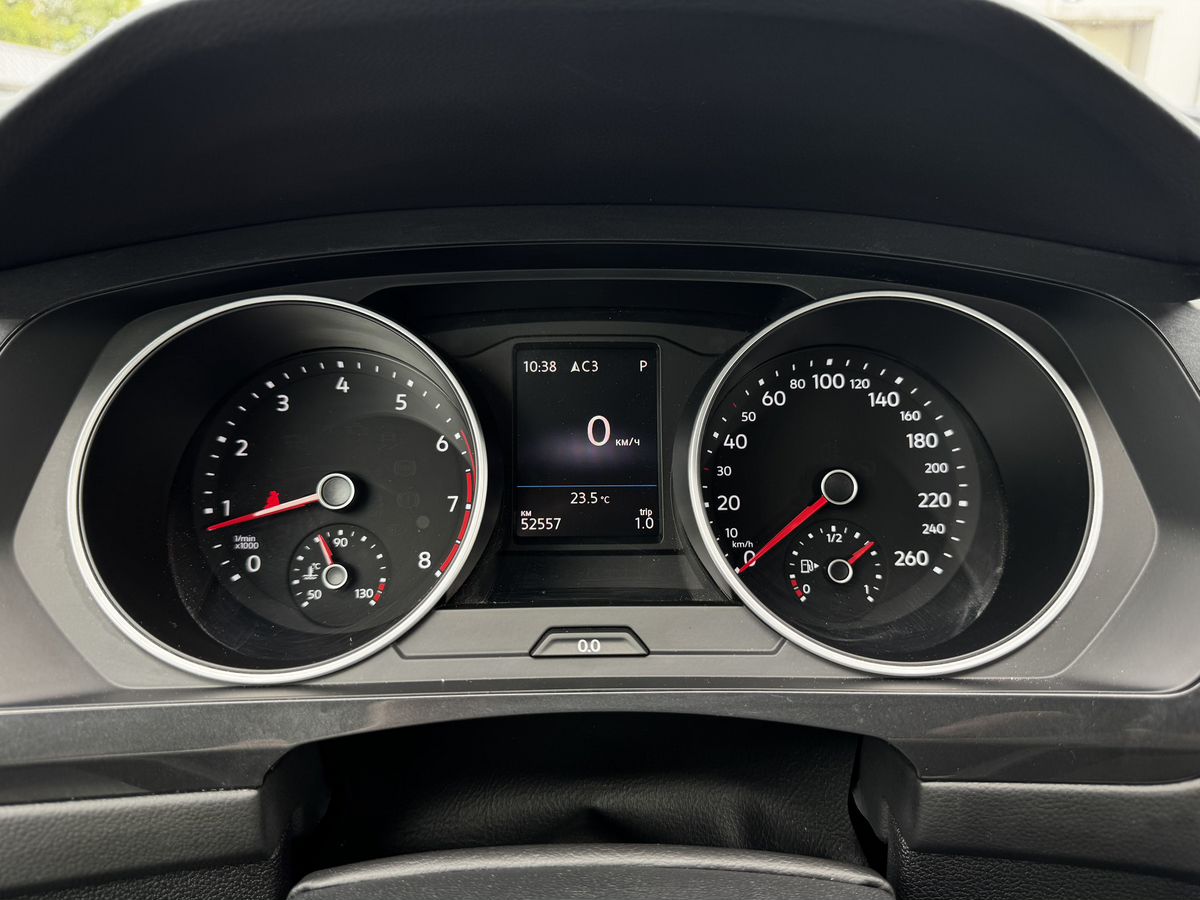 Volkswagen Tiguan II Рестайлинг, 2021 г. с пробегом 52557 км – фото 15