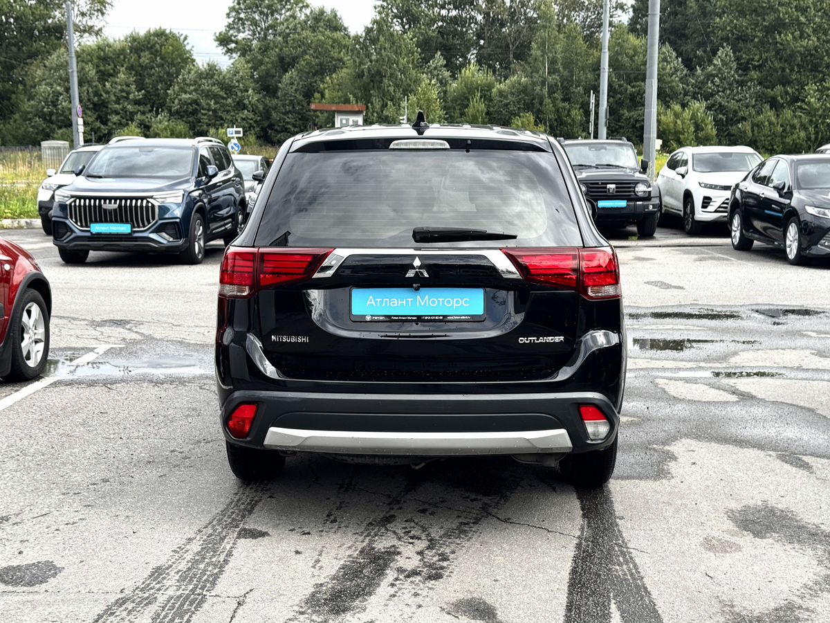 Mitsubishi Outlander III Рестайлинг 3, 2018 г. с пробегом 129647 км – фото 5