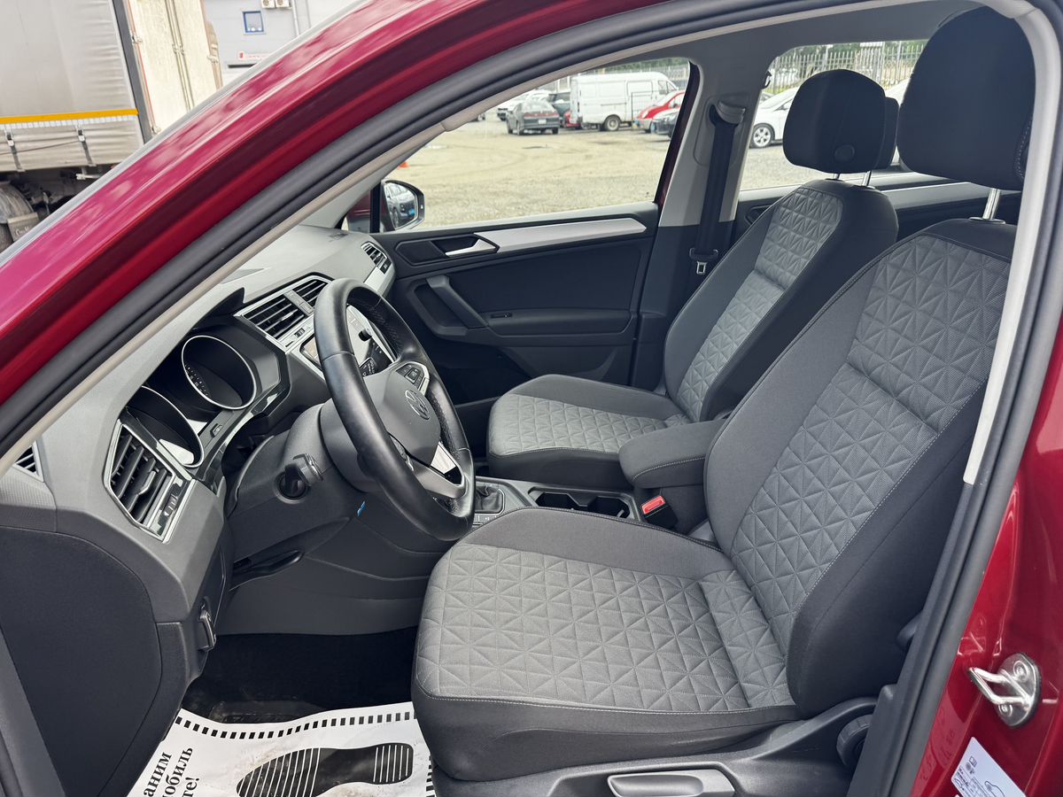 Volkswagen Tiguan II Рестайлинг, 2021 г. с пробегом 52557 км – фото 9