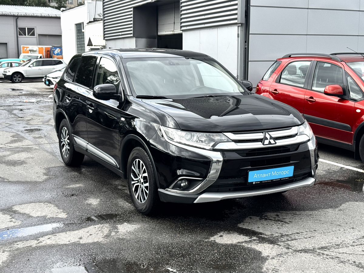 Mitsubishi Outlander III Рестайлинг 3, 2018 г. с пробегом 129647 км – фото 3