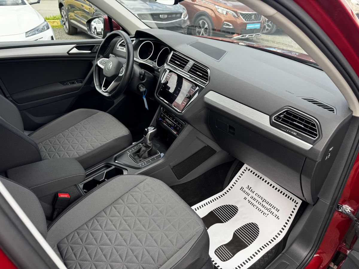 Volkswagen Tiguan II Рестайлинг, 2021 г. с пробегом 52557 км – фото 11