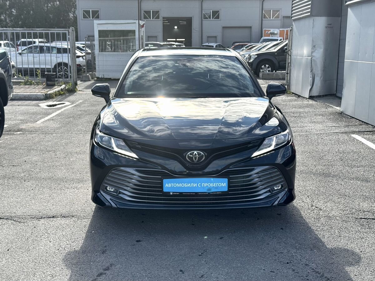 Toyota Camry VIII (XV70), 2020 г. с пробегом 96268 км – фото 2
