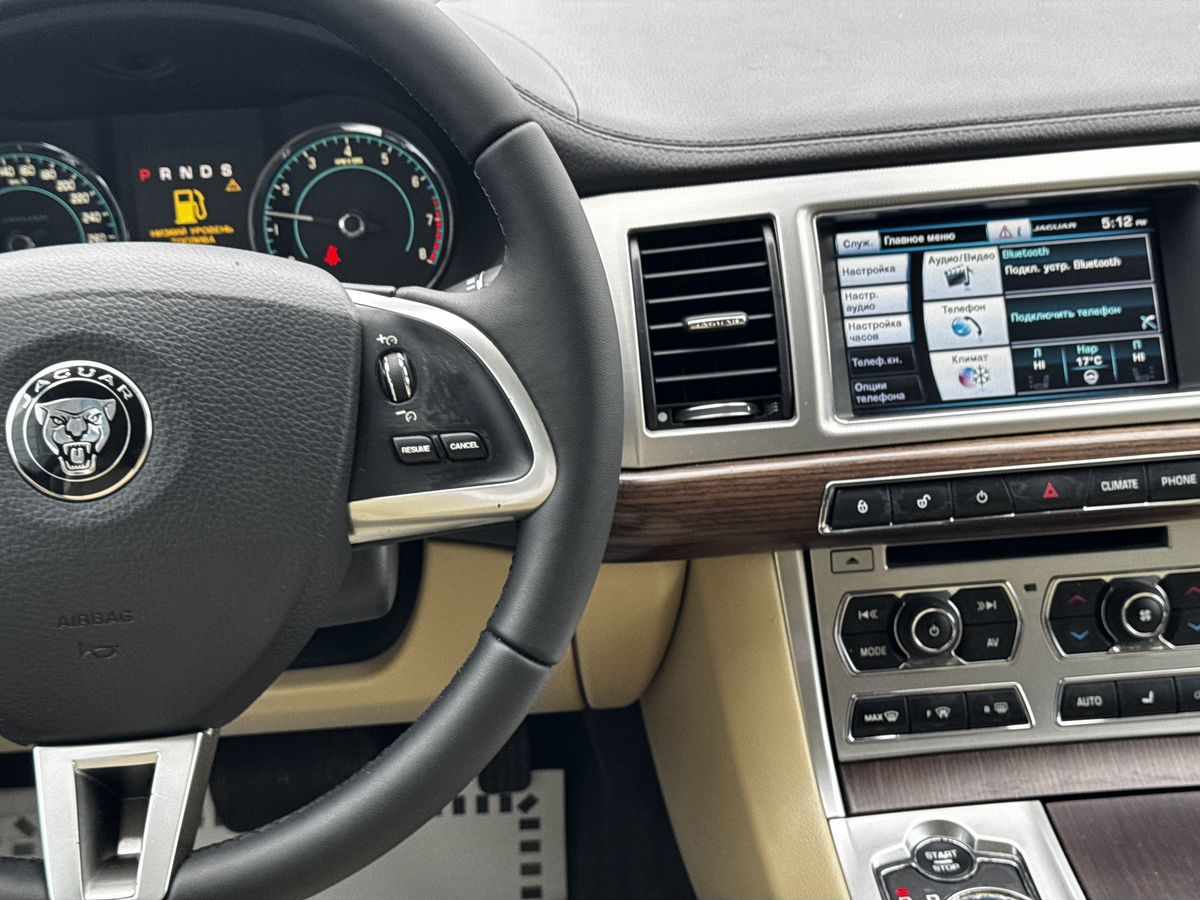 Jaguar XF I Рестайлинг, 2014 г. с пробегом 229303 км – фото 16