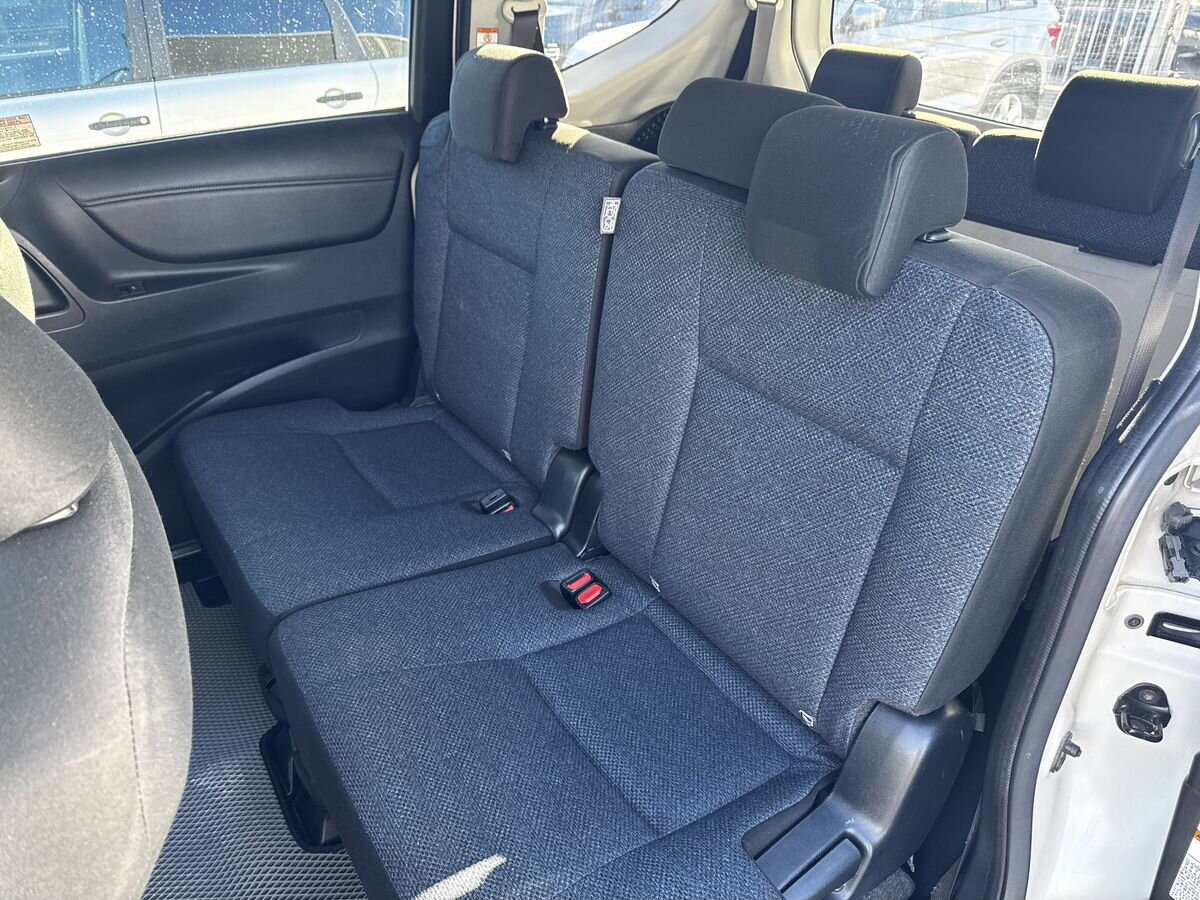 Toyota Sienta II, 2017 г. с пробегом 130017 км – фото 10