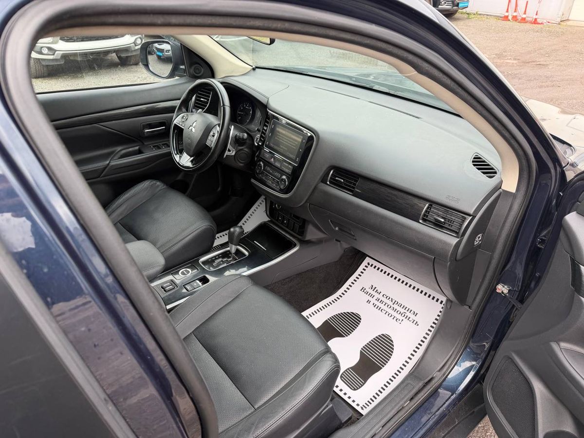 Mitsubishi Outlander III Рестайлинг 2, 2018 г. с пробегом 102861 км – фото 10