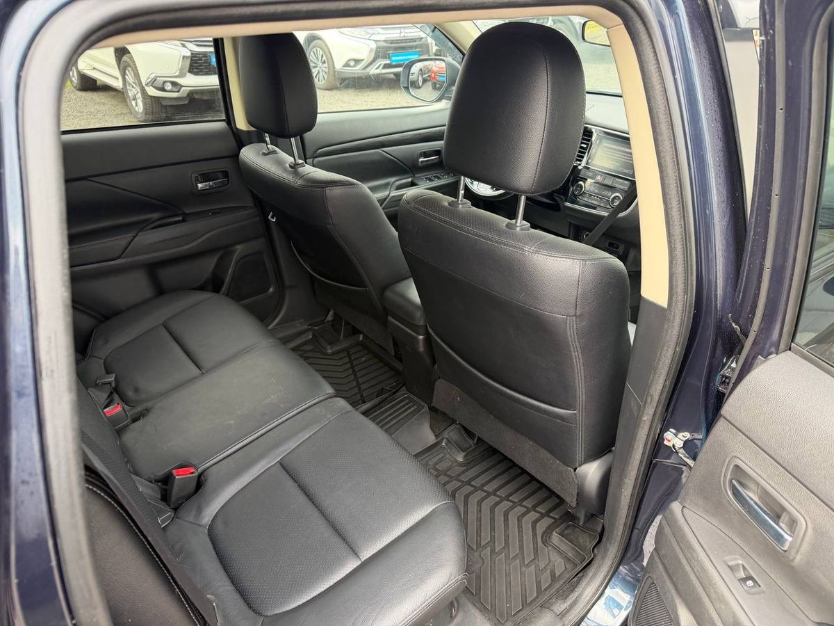Mitsubishi Outlander III Рестайлинг 2, 2018 г. с пробегом 102861 км – фото 9
